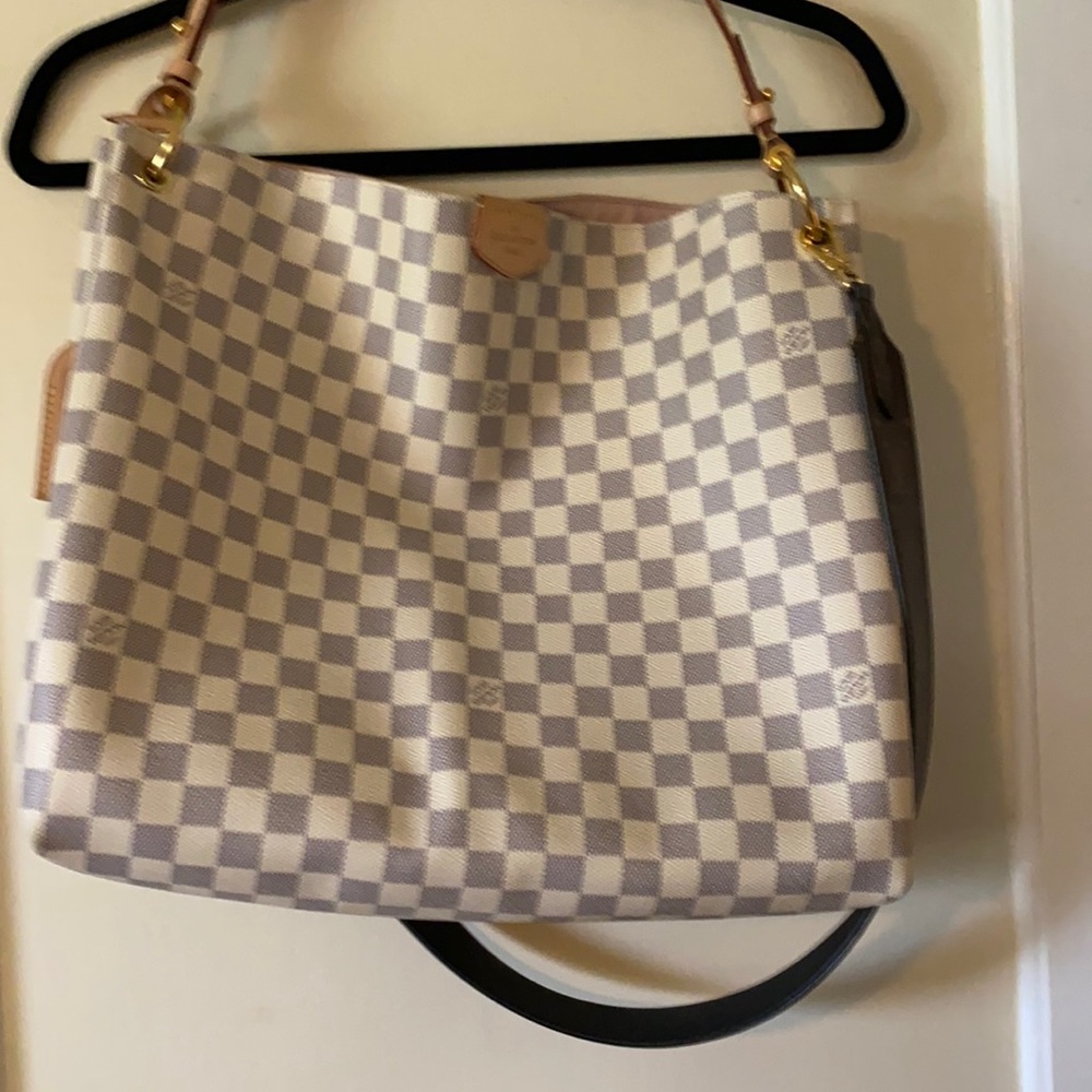 Beautiful Louis Vuitton graceful purse